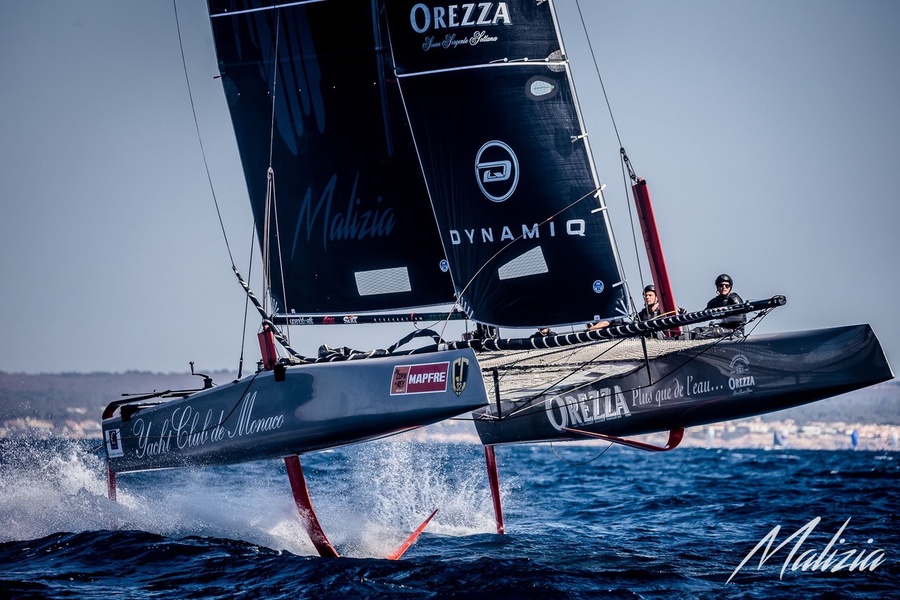Max registered GC32 speed - 42.7 knots