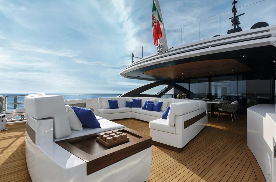 Mangusta She's a 10 Too