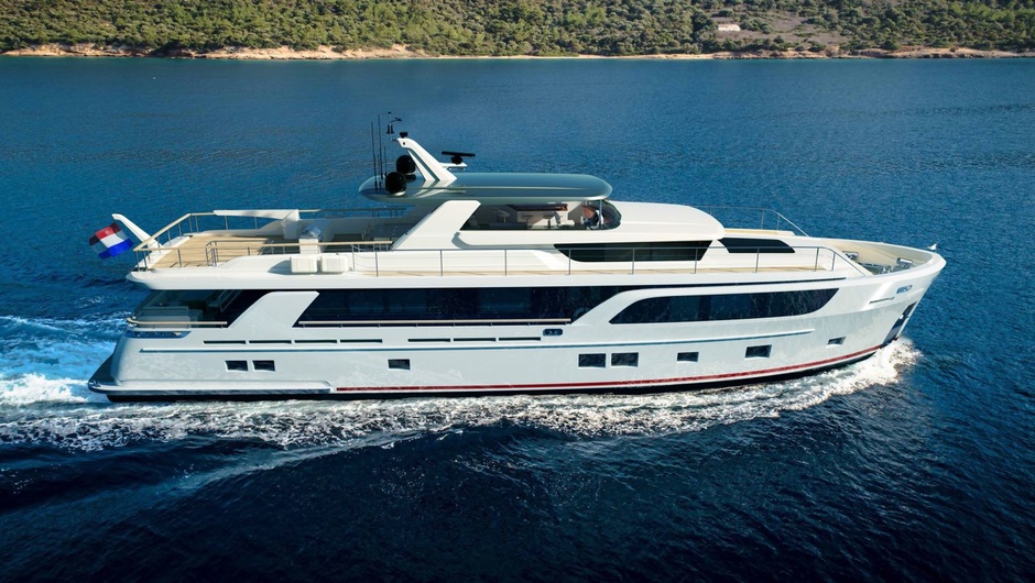 Feadship showcased the concept of a 109-metre megayacht.. Her beach club is  four times larger than Savannah's from the same designers. - itBoat yacht  magazine