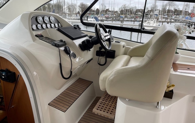 bavaria Bavaria Sport 43 HT (2012)