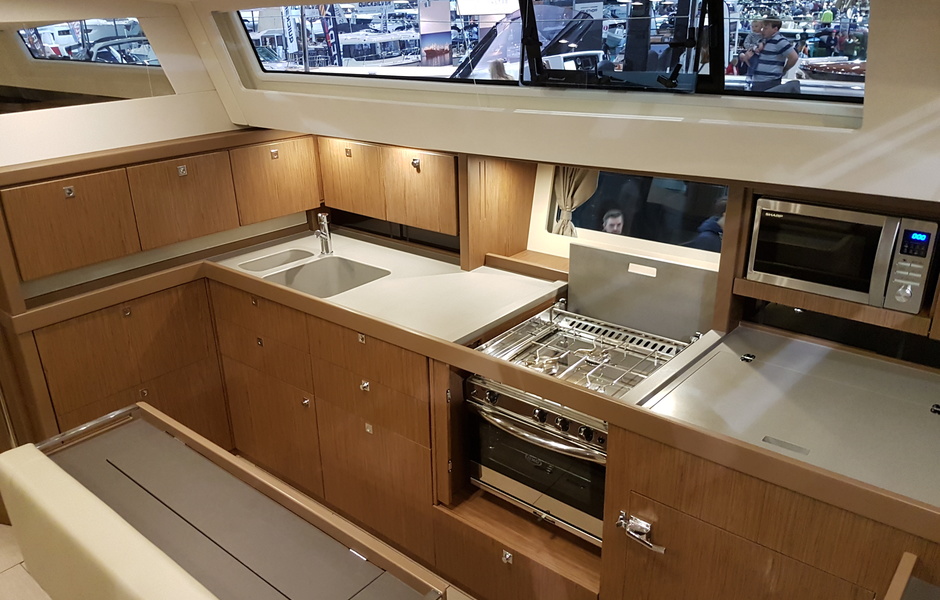 Beneteau Sense 57