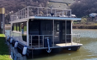 Inter Corpora Demeter 145