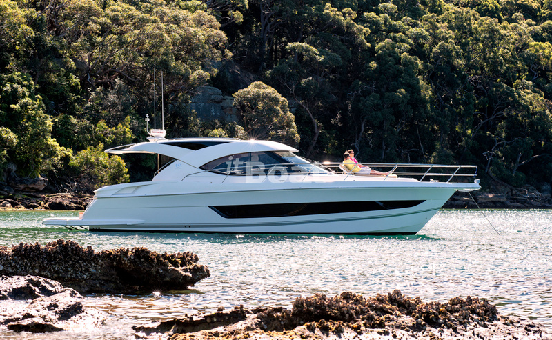 riviera 4400 sport yacht review