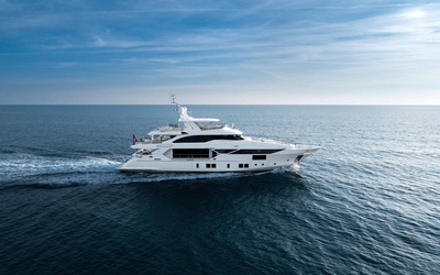 MCP Yachts 40