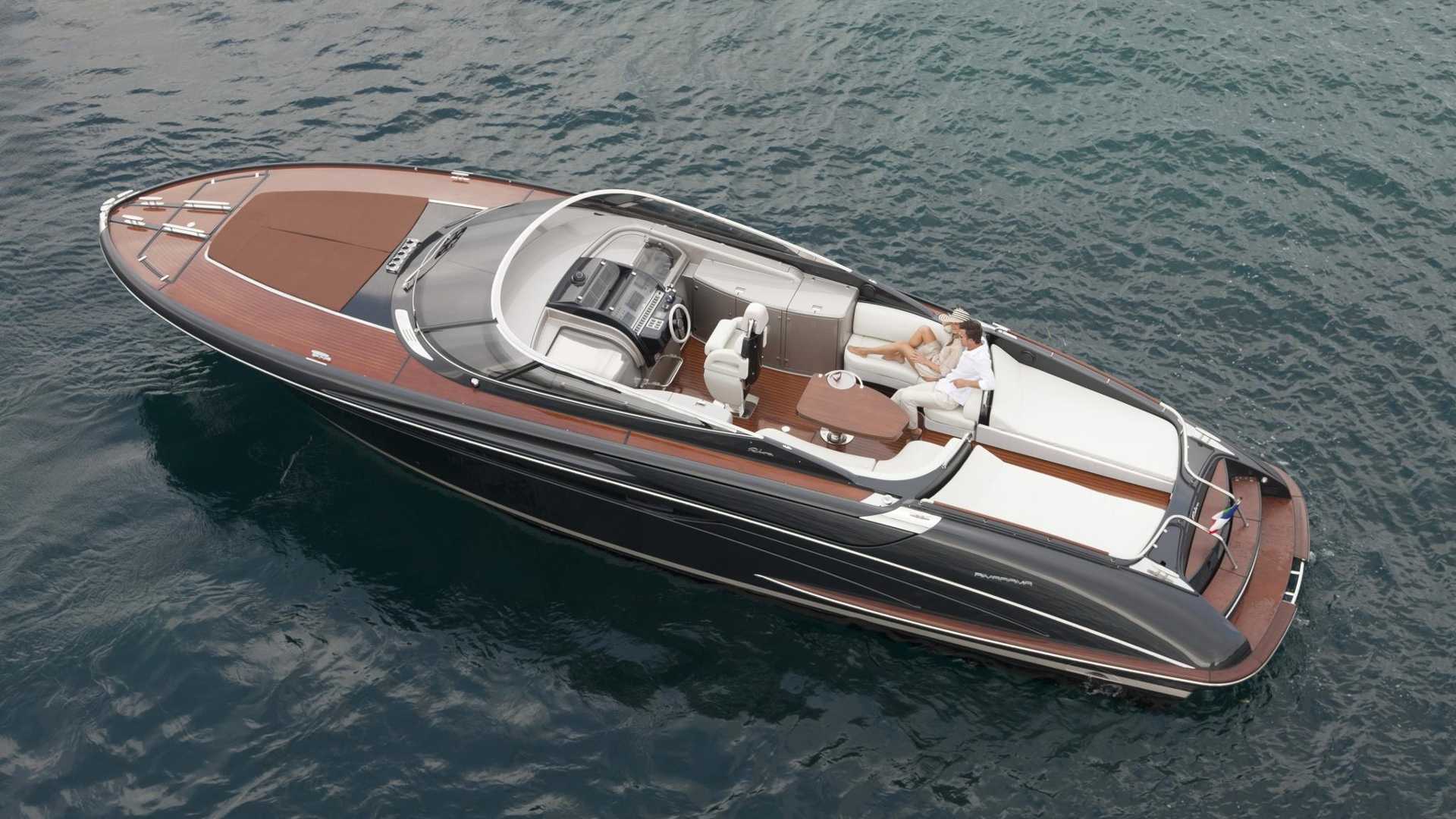 Моторная яхта Riva Rivarama Super в каталоге сайта itboat.com: цены и  характеристики