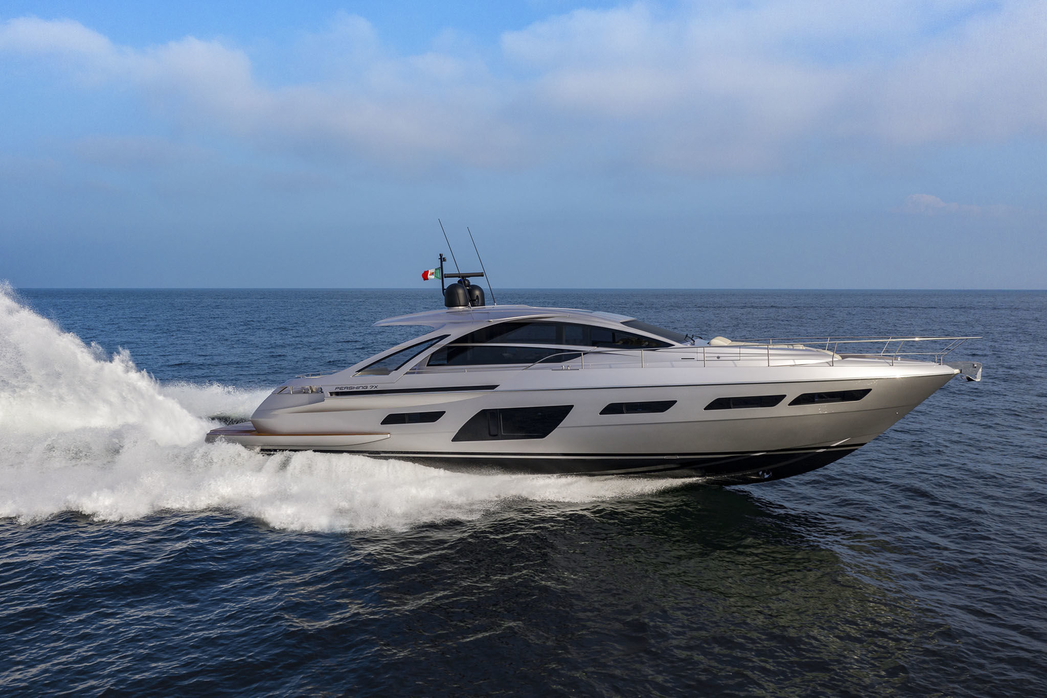 pershing yacht 7x price