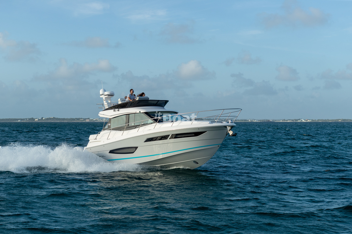 Regal 38 FXO: Prices, Specs, Reviews and Sales Information - itBoat