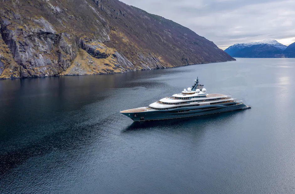 Lurssen Flying Fox