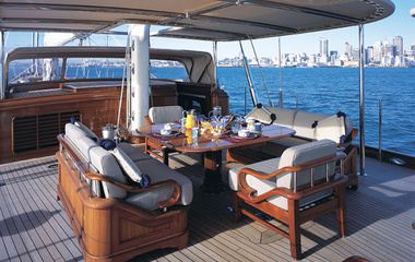 Alloy Yachts Huckleberry