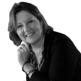 Shelley DiCondina, Studio founder