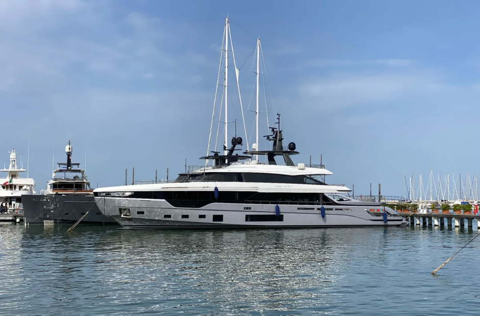 Azimut Noyata