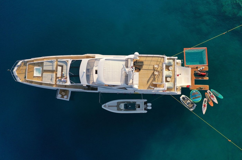 Azimut Love T