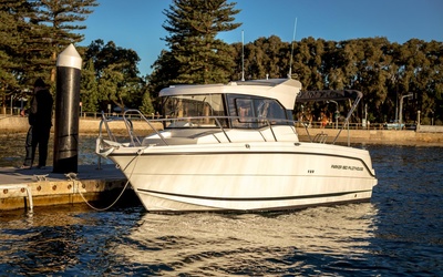 Parker 660 Pilothouse