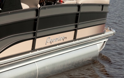 Premier Pontoons Intrigue RF