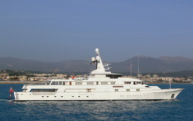 Feadship White Cloud