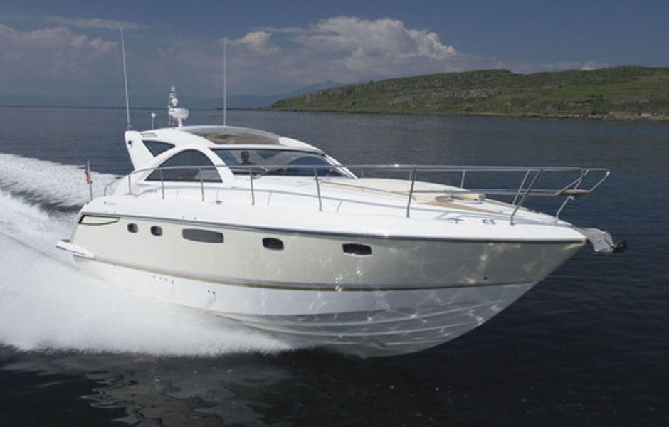 Fairline Targa 44 — классная, шустрая лодка для отдыха. Снята с производства и (внимание!) никогда не имела флайбриджа