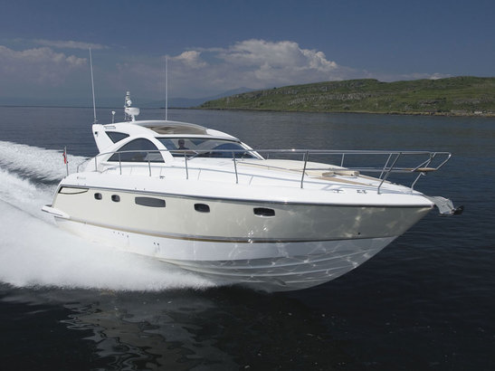 Fairline Targa 44 — классная, шустрая лодка для отдыха. Снята с производства и (внимание!) никогда не имела флайбриджа