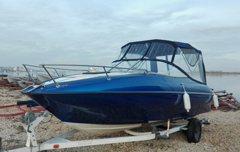 Bayliner 215 Deck Boat