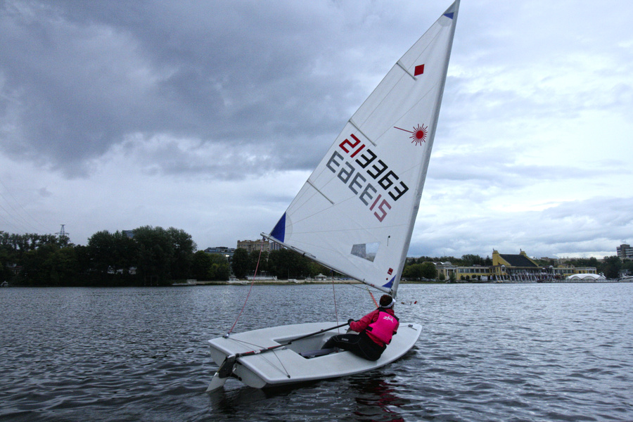 Training at the "Laser" on the Khimki reservoir, Moscow. Photo by Ksenia Kalinina