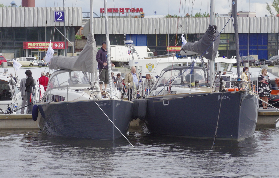 Flabria 33 (cлева) и Flabria 40
