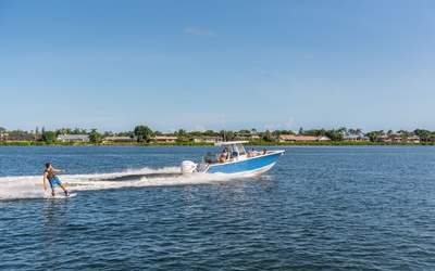 Sportsman Heritage 261 Center Console