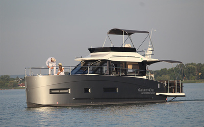 Cobra Futura 40 Electric