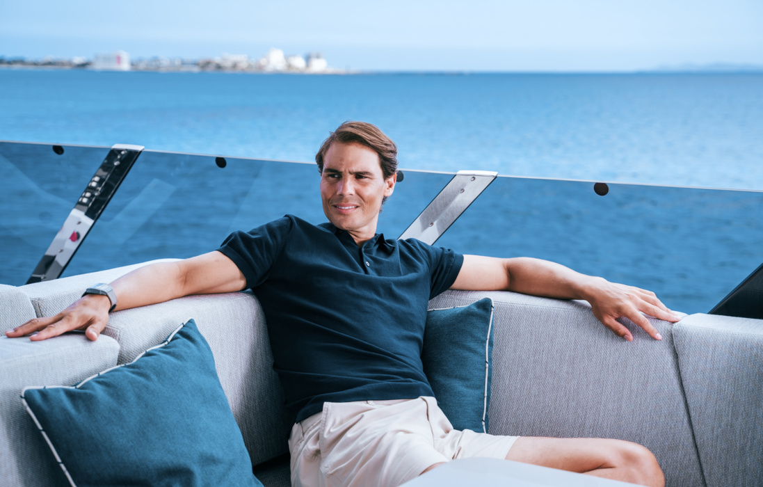 Specifically during this photo shoot, the Spanish racket tamer enjoyed the views of the Balearic Islands.