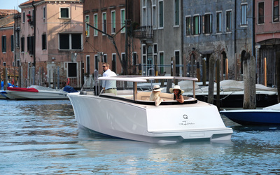 Q Yachts Q30 eLimo