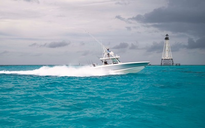 Boston Whaler 380 Outrage