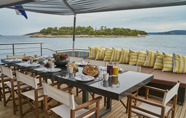 Custom Boats Rara Avis