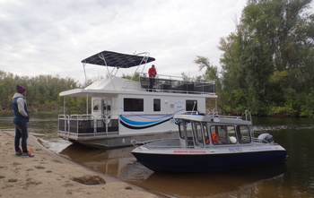 Thoroughbred Houseboats 15' х 51'