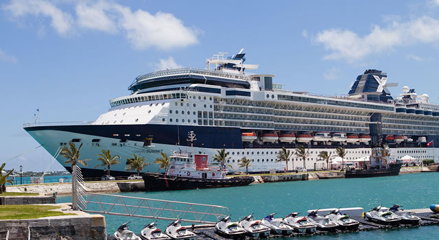 Celebrity Summit - cruise liner for 2500 passengers