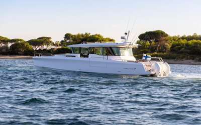 Axopar 45 XC Cross Cabin