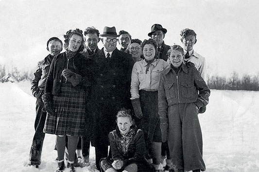 Van Lent family with friends, 1943.