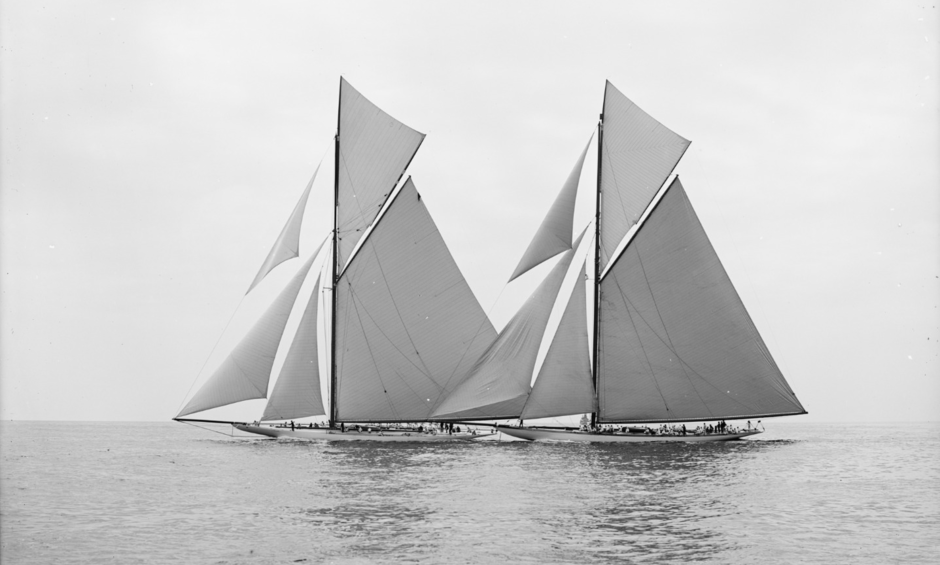 Reliance and Shamrock III fighting in the «America»'s Cup, 1903. 