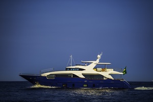 Benetti Delfino 93