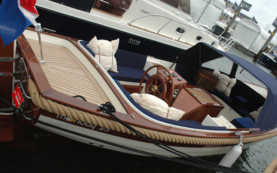 Moonday 23 CS & Royal