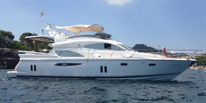 Брайан Генри Остин, владелец Pearl 60, отсудивший у Pearl Yachts 500 тыс фунтов, в то время работал директором Московского государственного цирка, пишет The Telegraph.