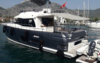 Azimut Magellano 53