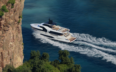 Ferretti Infynito 80