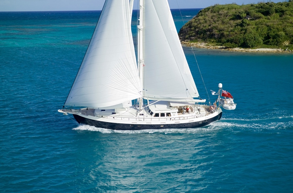 KM Yachtbuilders Lola E