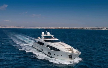 Custom Line Lady Dorothea