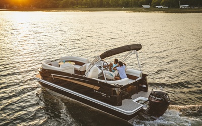 Larson 23 Escape Triple