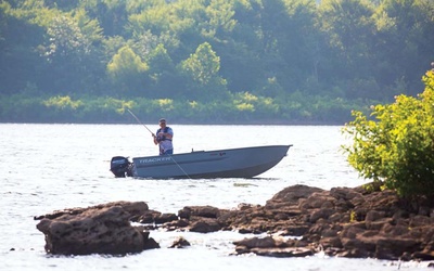 Tracker Guide V-14 Deep V