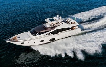 Ferretti 870