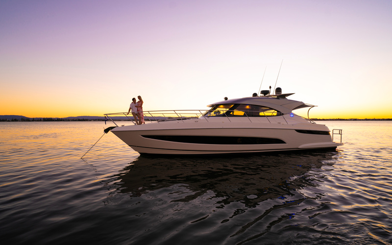 Riviera 4800 Sport Yacht Series II Platinum Edition