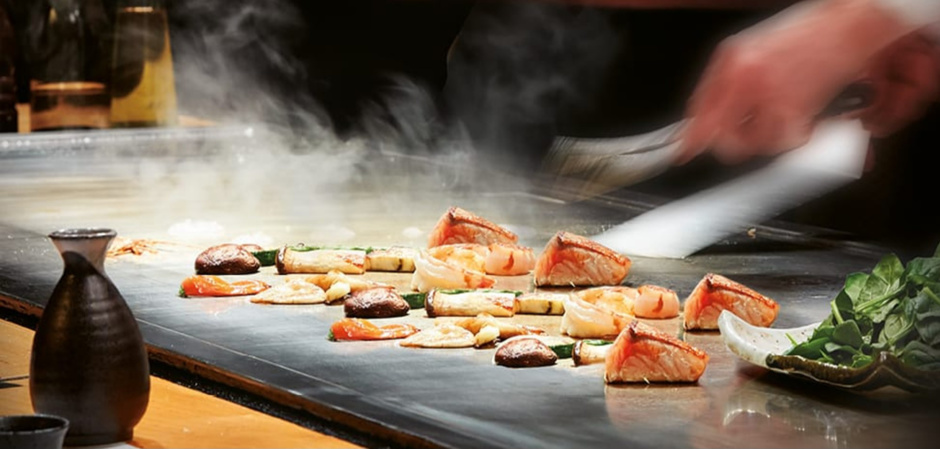 Teppanyaki is not only a way of cooking, but also a real culinary show.