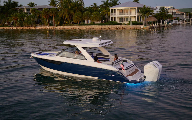 Cobalt R35 Outboard