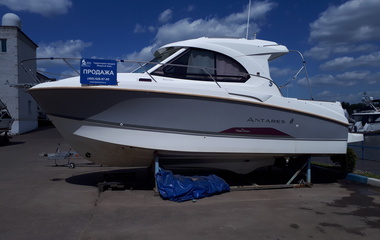 Beneteau Antares 8