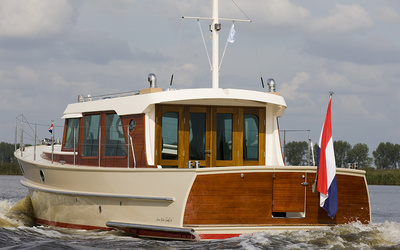 Serious Gently 36' Sport Hardtop